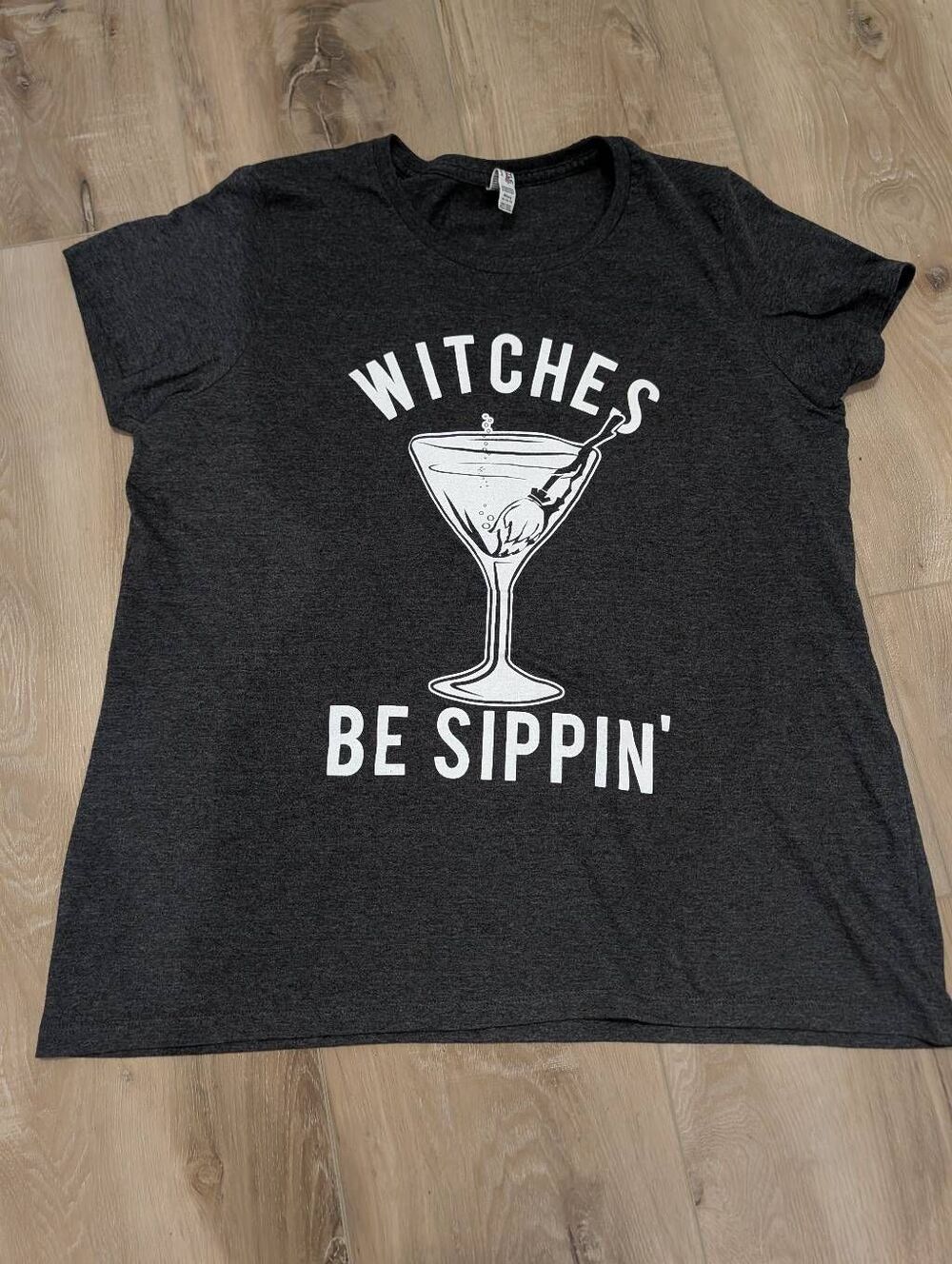 Witches Be Sippin’ Halloween T Shirt Women’s 3X Charcoal Gray Witch Cocktail Tee